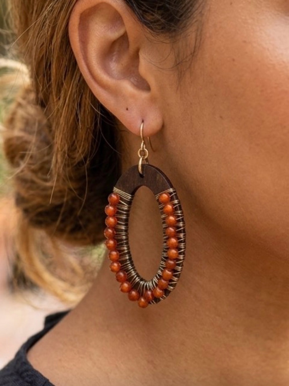 NWT Chicos Espresso Wooden Oval Gold Wrapped Amber Orange Dangle Peirced Earring